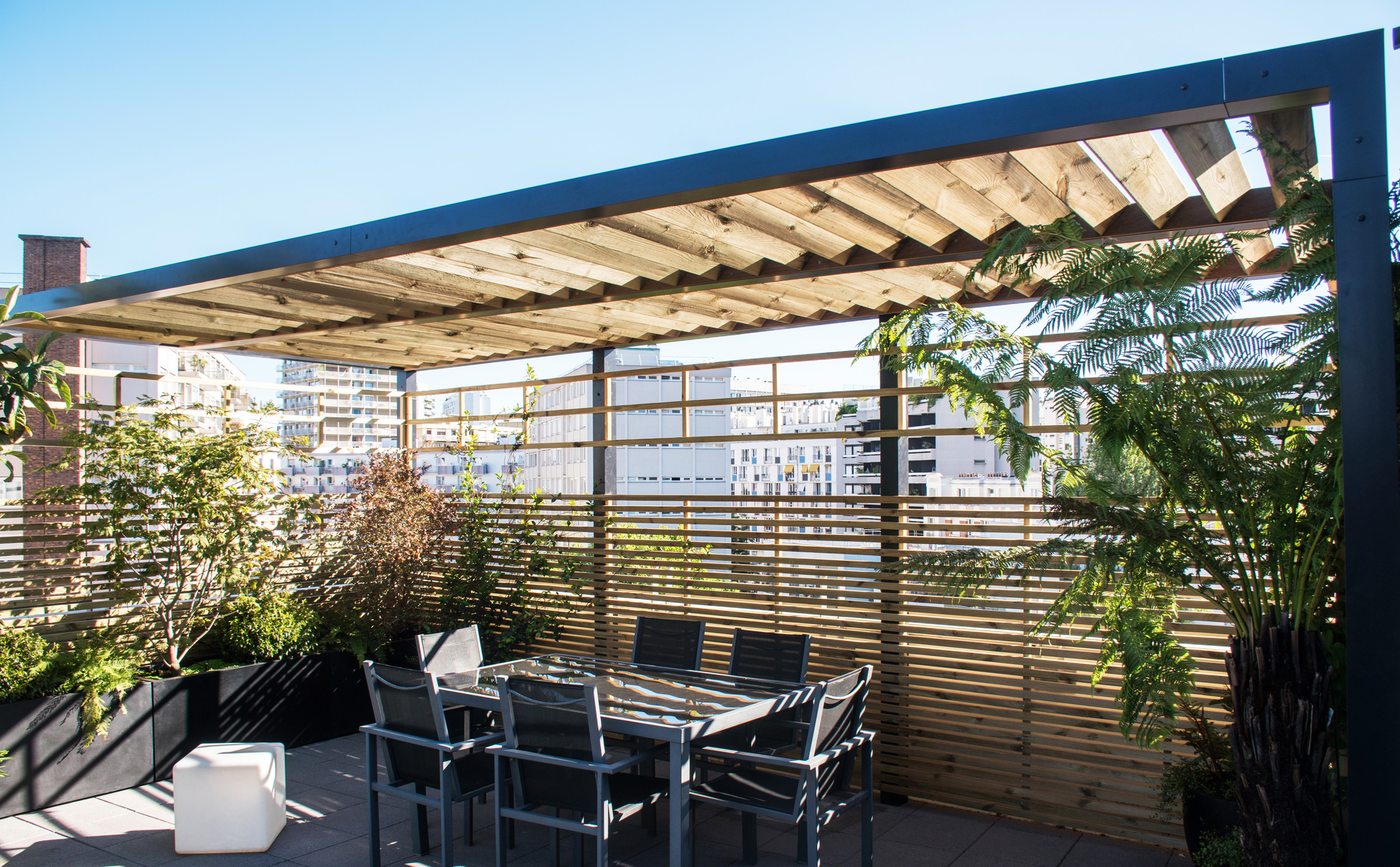 Palissade et pergola en pin traité et aluminium à Paris 13ème